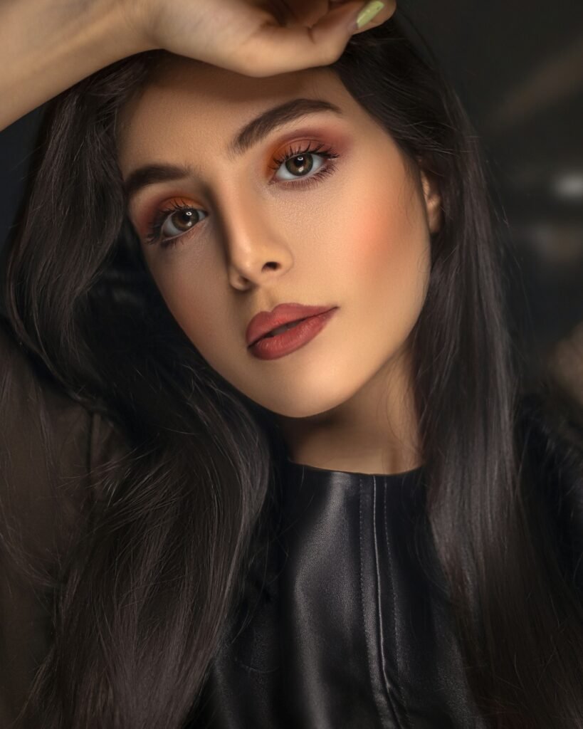 mulher maquiada batom marrom cabelos lisos pretos longos red or brown lipstick the ultimate guide to lipstick color trends and how to choose the perfect shade for you batom vermelho ou marrom